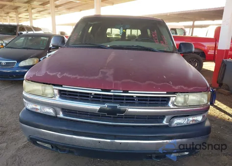 2003 Chevrolet Suburban 1500 Ls из США, поврежденный, VIN 1GNEC16Z53J217042